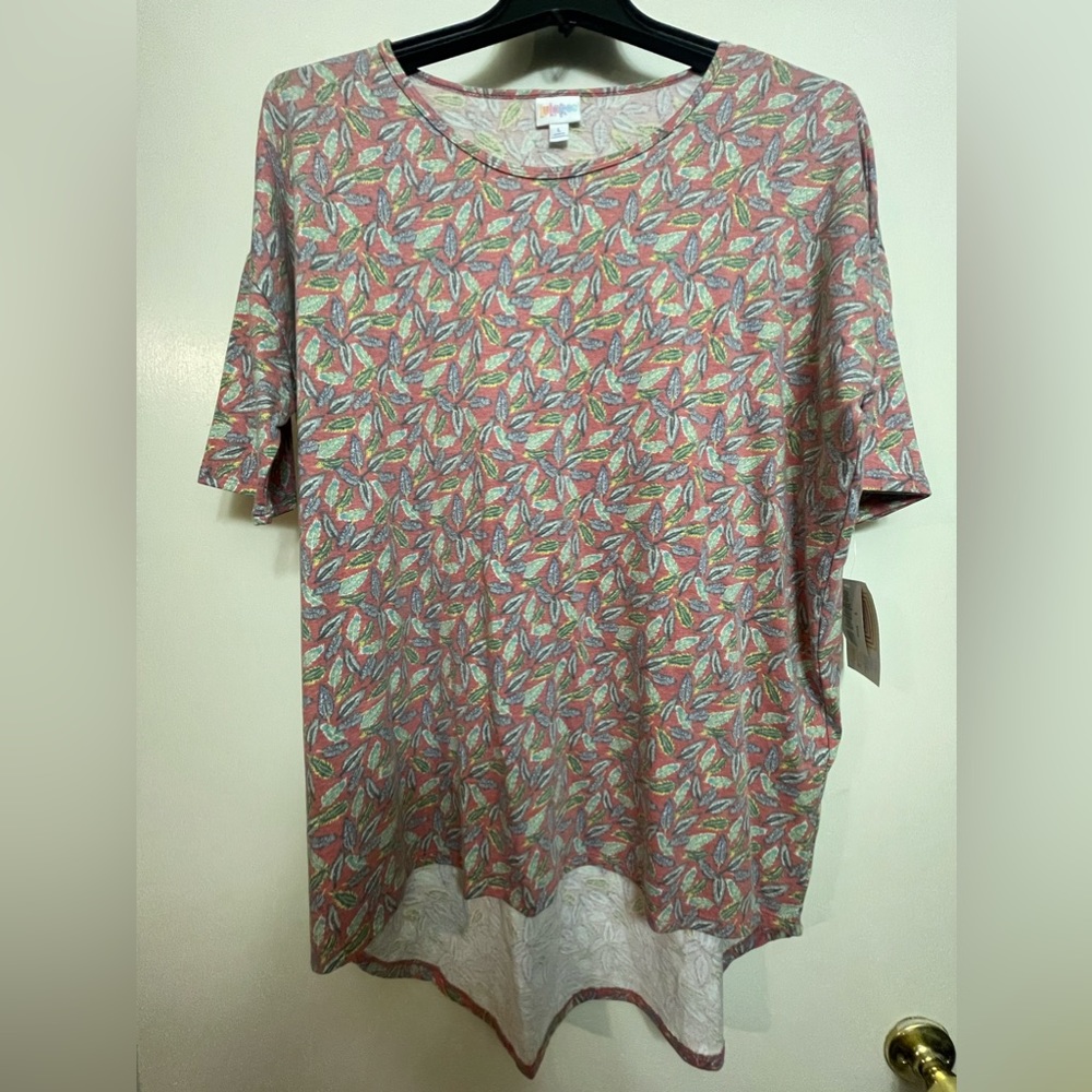 ‼️🎉Reasonable Offers Accepted🎉‼️ LuLaRoe Shirt
